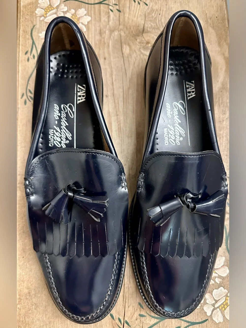 Zara Men's Glossy Navy Tassel Kiltie Loafers